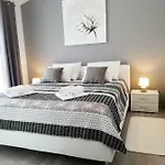 Apartamento Sara *